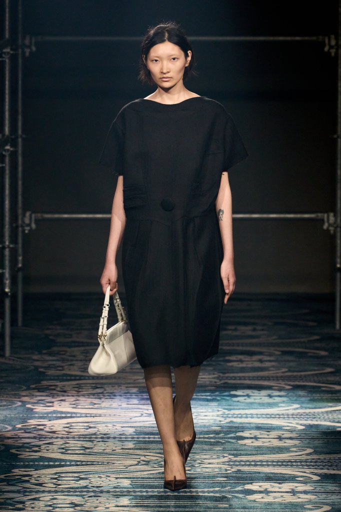 普拉达 Prada 2025/26秋冬高级成衣秀 - Milan Fall 2025