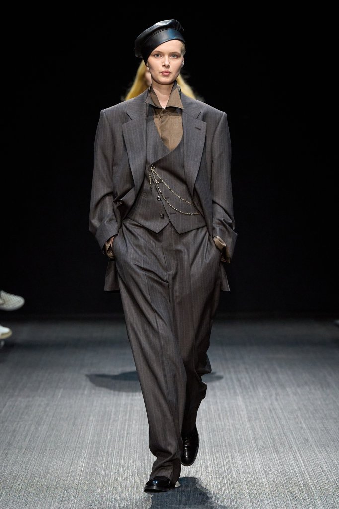 安普里奥·阿玛尼 Emporio Armani 2025/26秋冬高级成衣秀 - Milan Fall 2025