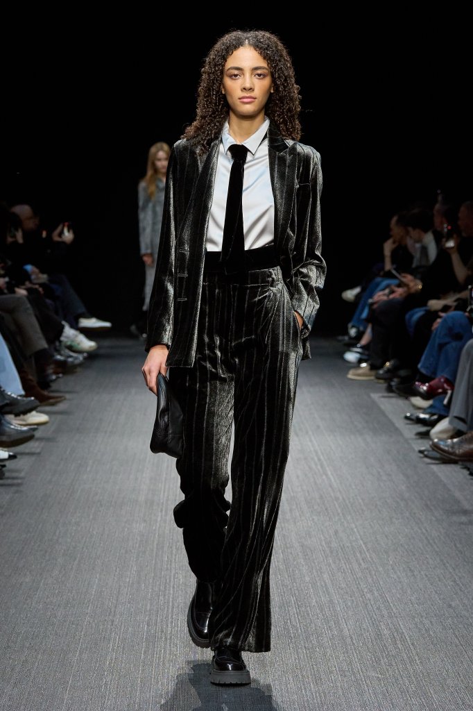 安普里奥·阿玛尼 Emporio Armani 2025/26秋冬高级成衣秀 - Milan Fall 2025