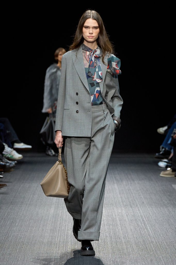 安普里奥·阿玛尼 Emporio Armani 2025/26秋冬高级成衣秀 - Milan Fall 2025