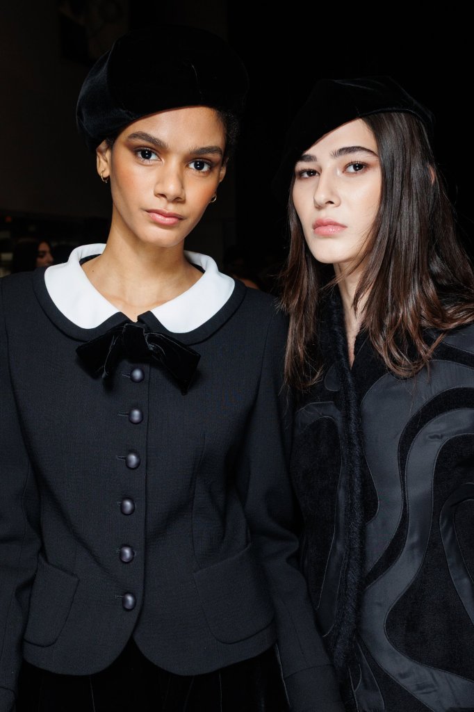 安普里奥·阿玛尼 Emporio Armani 2025/26秋冬高级成衣秀(后台妆容) - Milan Fall 2025