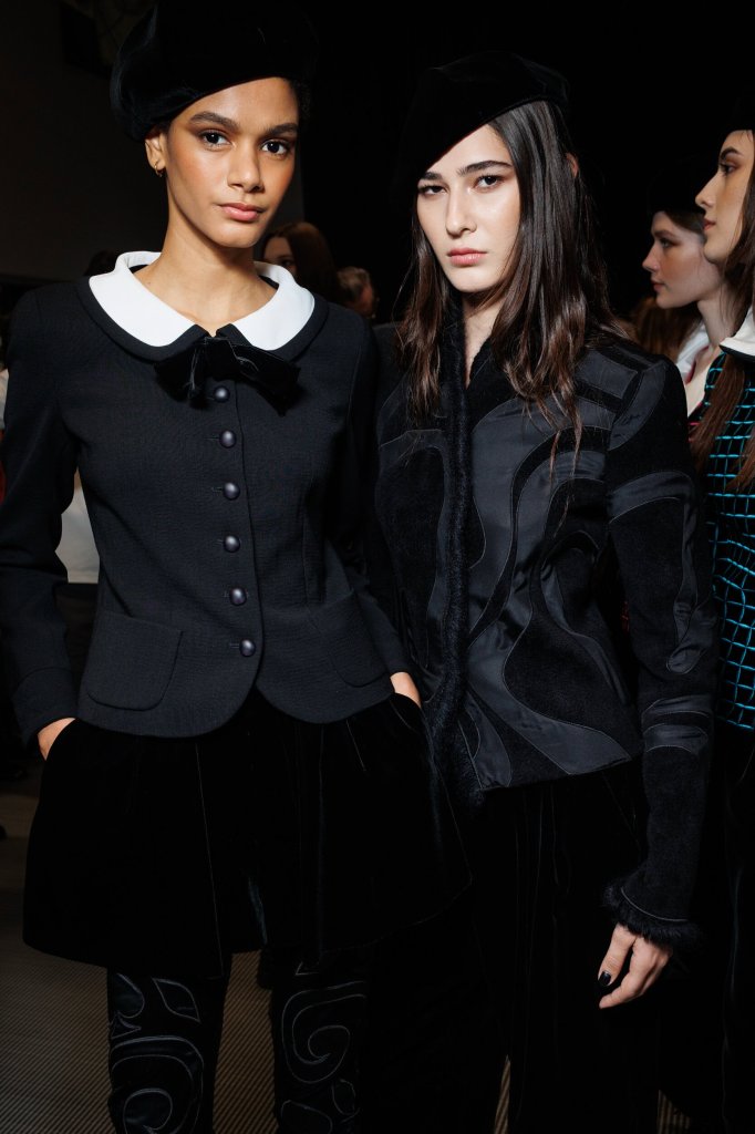 安普里奥·阿玛尼 Emporio Armani 2025/26秋冬高级成衣秀(后台妆容) - Milan Fall 2025