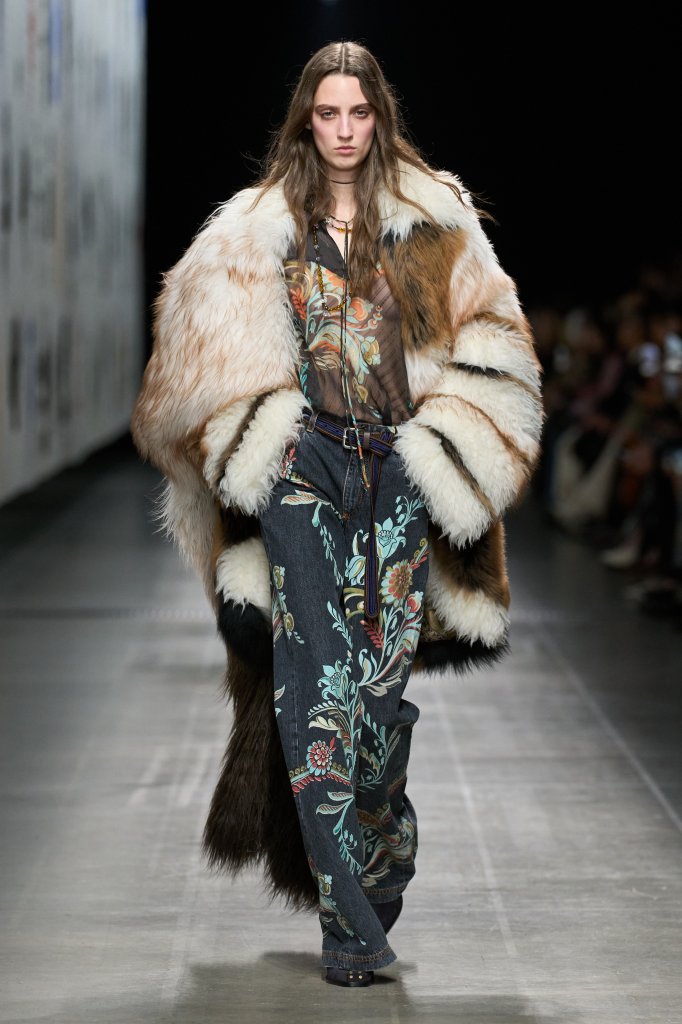 艾绰 Etro 2025/26秋冬高级成衣秀 - Milan Fall 2025