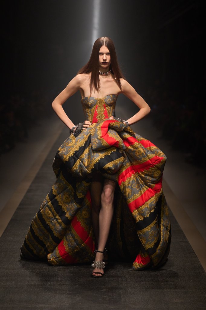 范思哲 Versace 2025/26秋冬高级成衣秀 - Milan Fall 2025