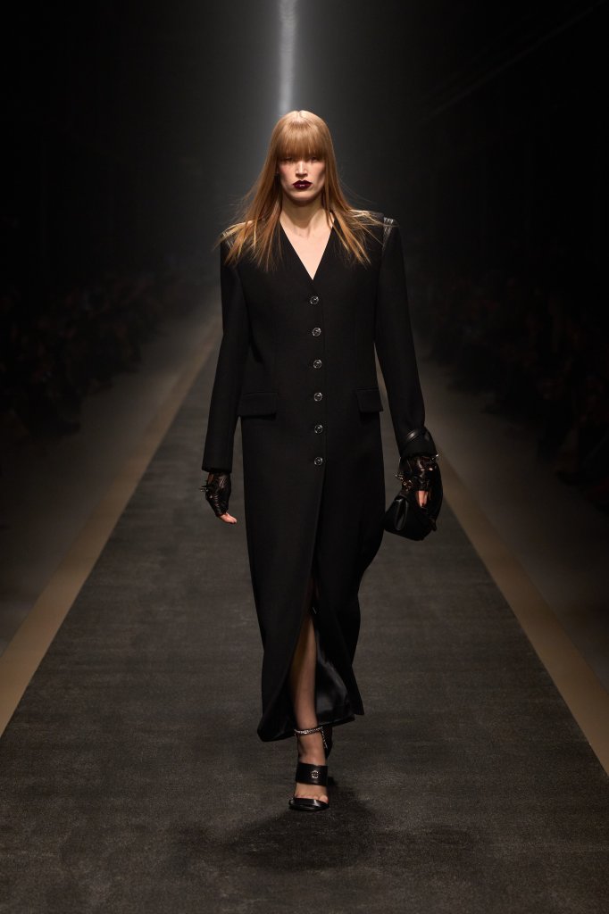 范思哲 Versace 2025/26秋冬高级成衣秀 - Milan Fall 2025