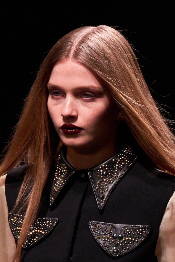 范思哲 Versace 2025/26秋冬高级成衣秀(细节) - Milan Fall 2025