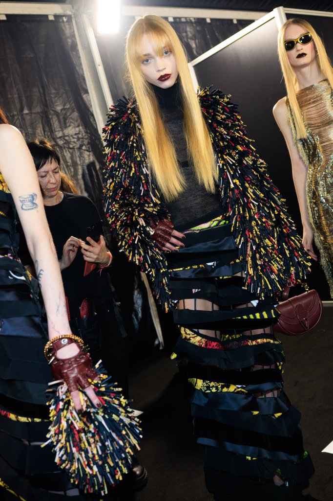 范思哲 Versace 2025/26秋冬高级成衣秀(后台妆容) - Milan Fall 2025