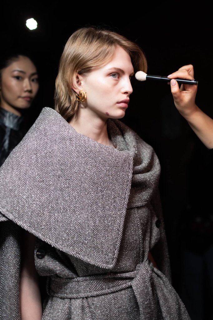 菲拉格慕 Salvatore Ferragamo 2025/26秋冬高级成衣秀(后台妆容) - Milan Fall 2025