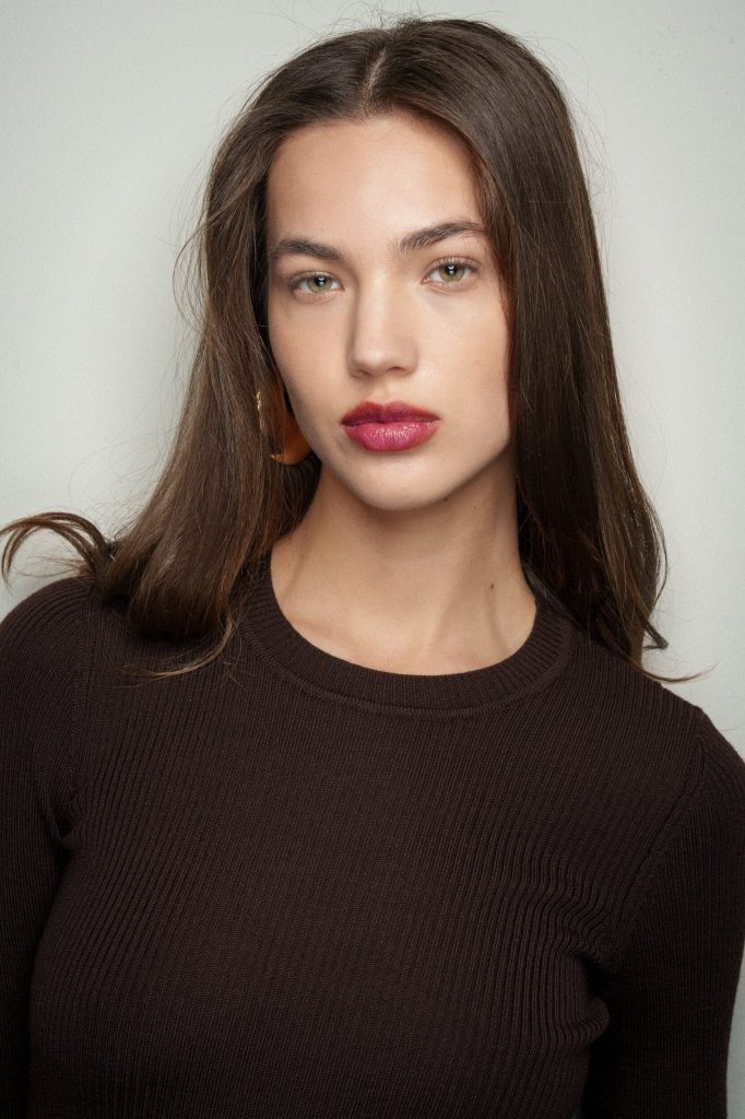 Luisa Spagnoli 2025/26秋冬高级成衣秀(后台妆容) - Milan Fall 2025