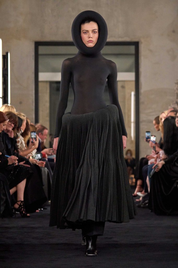 Alaïa 2025/26秋冬高级成衣秀 - Paris Fall 2025