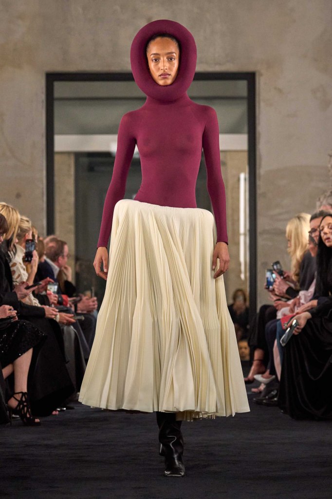 Alaïa 2025/26秋冬高级成衣秀 - Paris Fall 2025