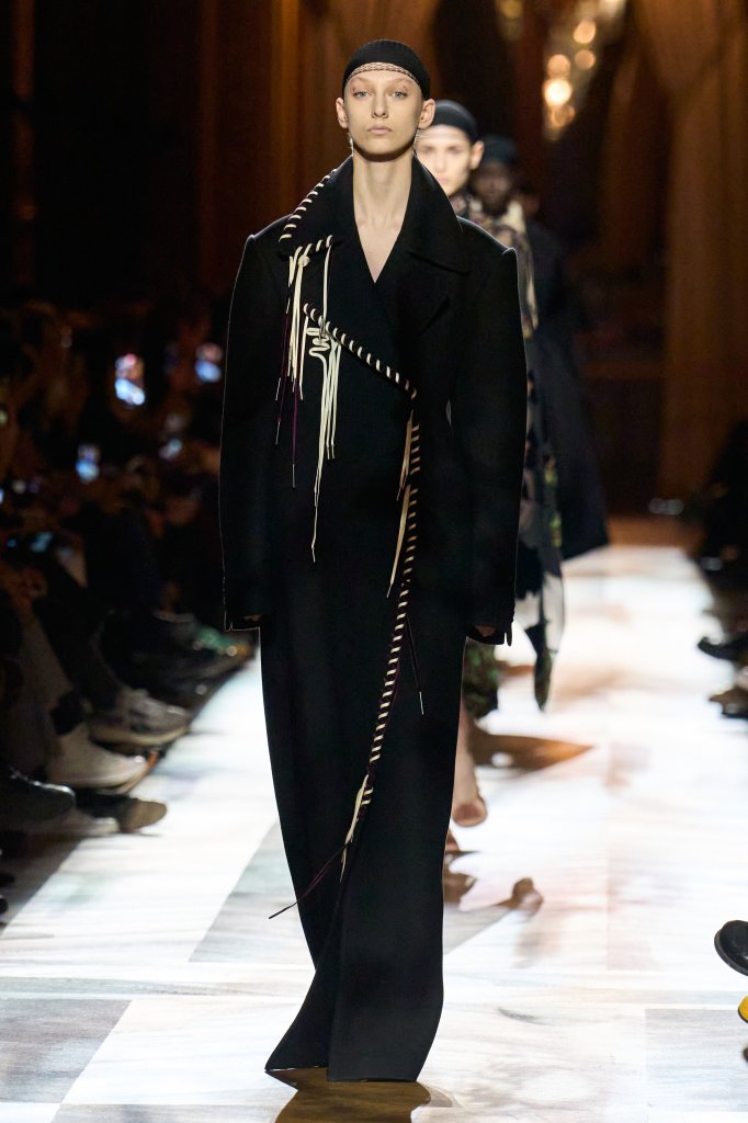 德赖斯·范诺顿 Dries Van Noten 2025/26秋冬高级成衣秀 - Paris Fall 2025