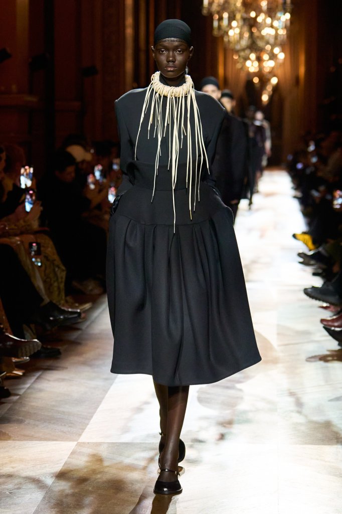 德赖斯·范诺顿 Dries Van Noten 2025/26秋冬高级成衣秀 - Paris Fall 2025