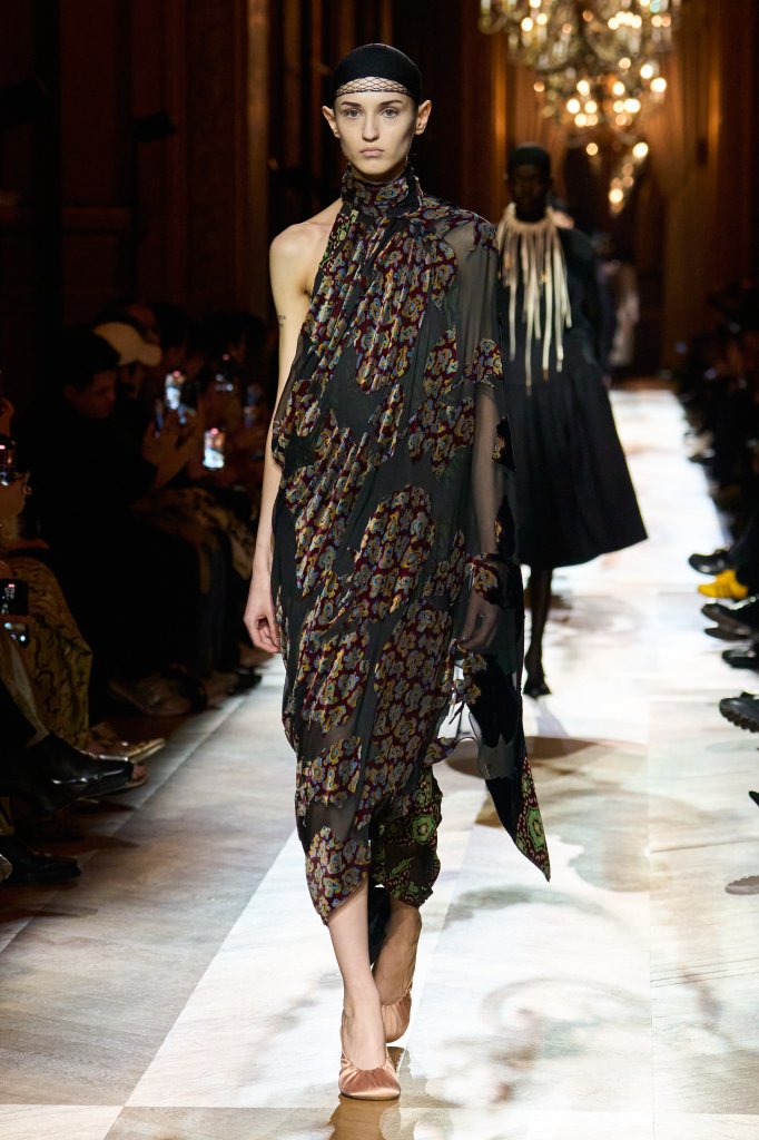 德赖斯·范诺顿 Dries Van Noten 2025/26秋冬高级成衣秀 - Paris Fall 2025