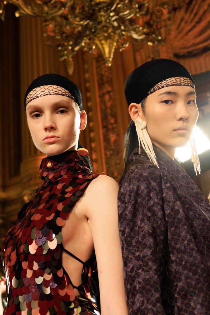 德赖斯·范诺顿 Dries Van Noten 2025/26秋冬高级成衣秀(后台妆容) - Paris Fall 2025