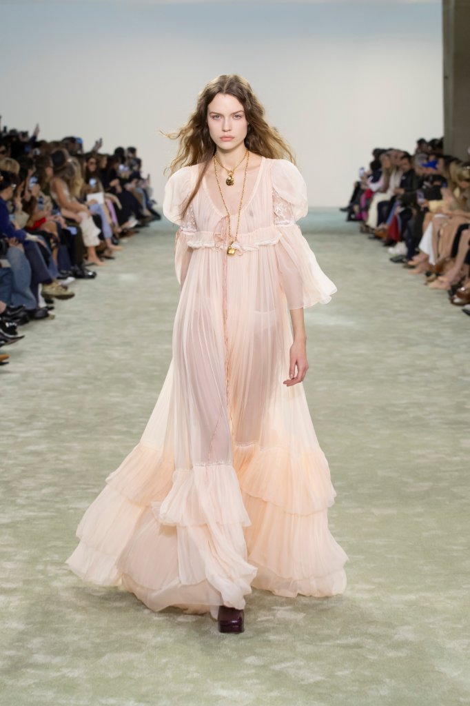 蔻依 Chloé 2025/26秋冬高级成衣秀 - Paris Fall 2025