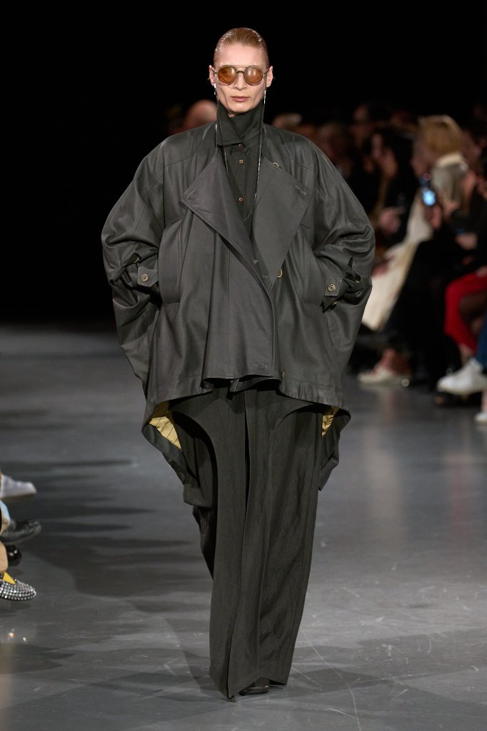 王汁 Uma Wang 2025/26秋冬高级成衣秀 - Paris Fall 2025