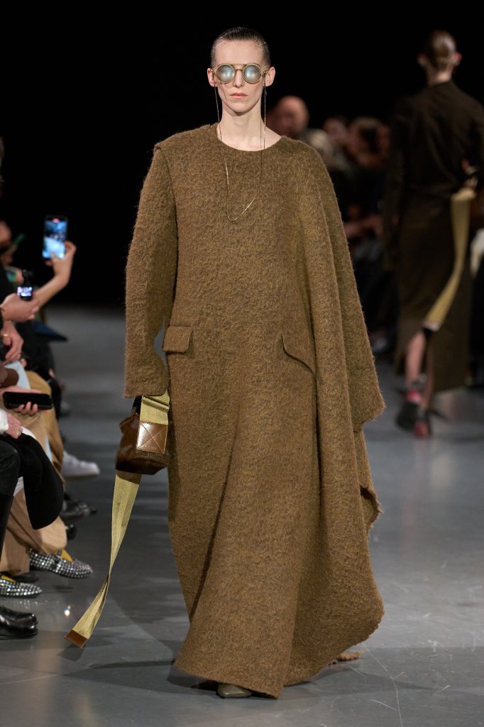 王汁 Uma Wang 2025/26秋冬高级成衣秀 - Paris Fall 2025