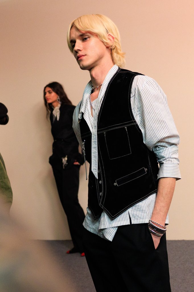伊莎贝尔·玛兰 Isabel Marant 2025/26秋冬高级成衣秀(后台妆容) - Paris Fall 2025