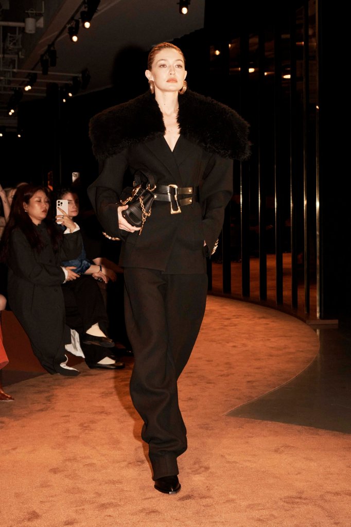 夏帕瑞丽 Schiaparelli 2025/26秋冬高级成衣秀 - Paris Fall 2025