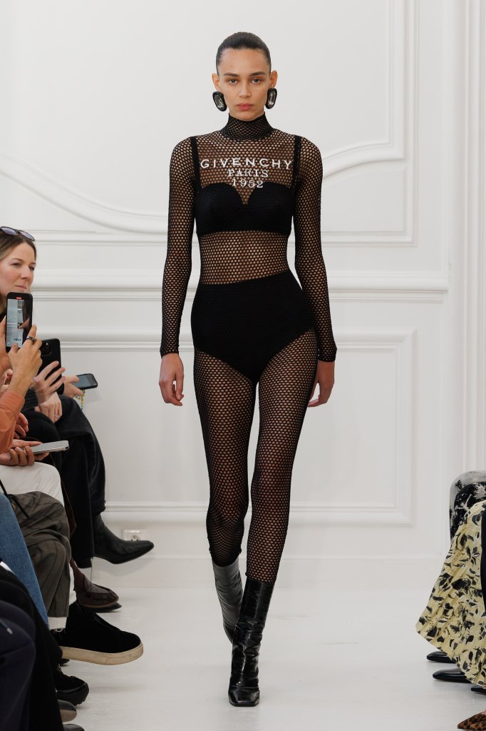 纪梵希 Givenchy 2025/26秋冬高级成衣秀 - Paris Fall 2025