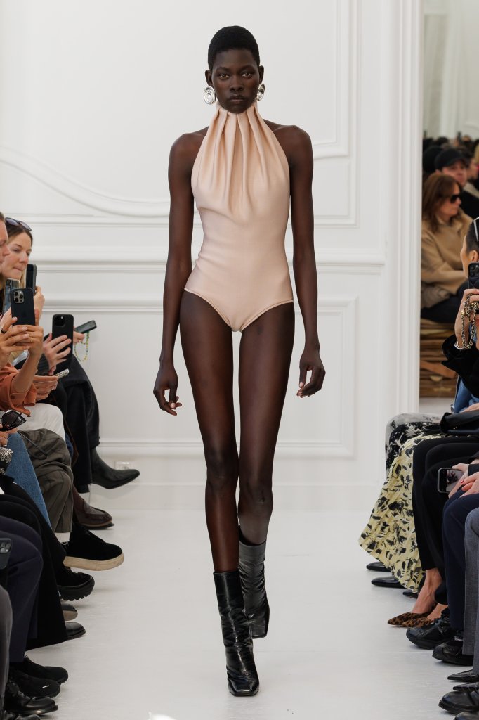 纪梵希 Givenchy 2025/26秋冬高级成衣秀 - Paris Fall 2025
