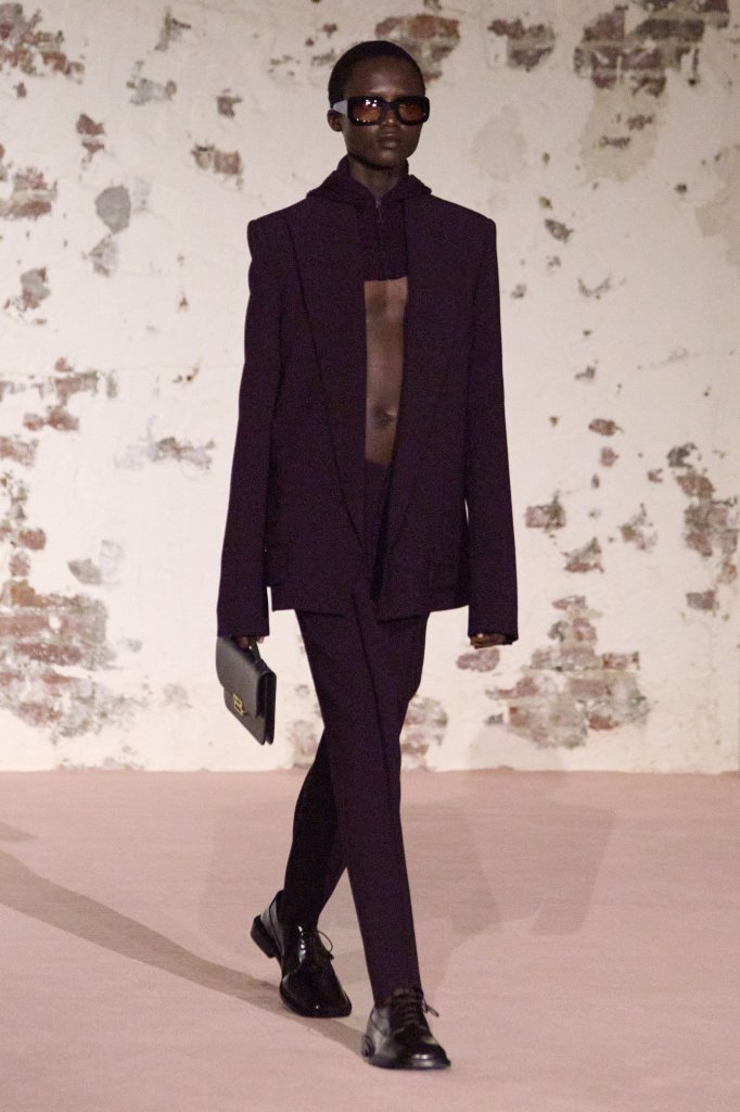 维多利亚·贝克汉姆 Victoria Beckham 2025/26秋冬高级成衣秀 - Paris Fall 2025