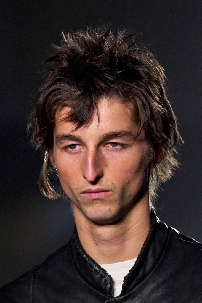 安·迪穆拉米斯特 Ann Demeulemeester 2025/26秋冬高级成衣秀(细节) - Paris Fall 2025