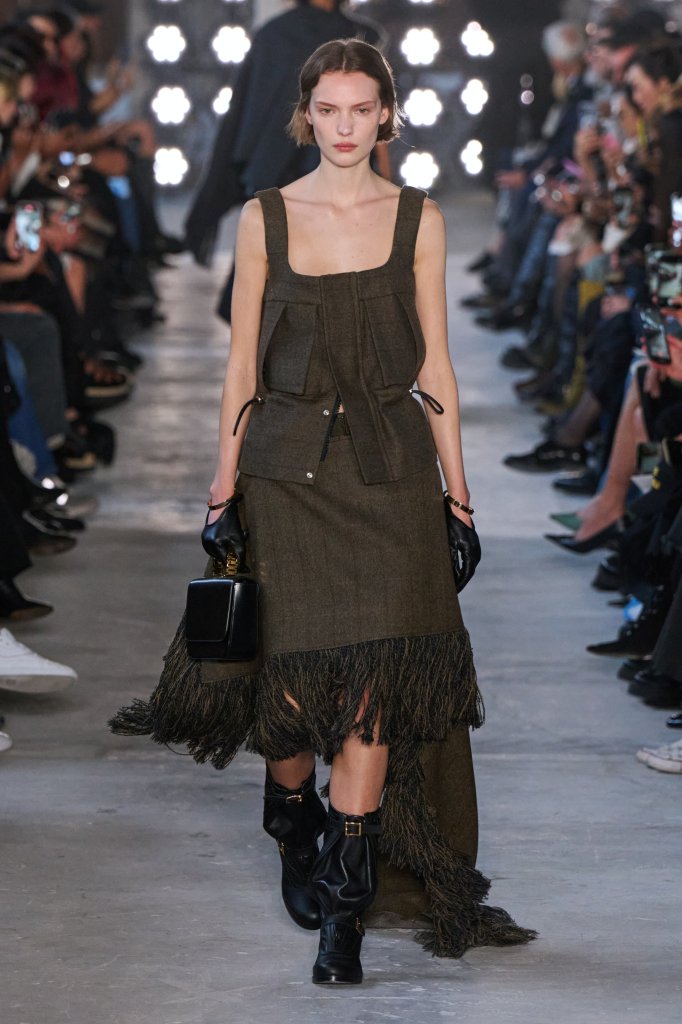 Sacai 2025/26秋冬高级成衣秀 - Paris Fall 2025