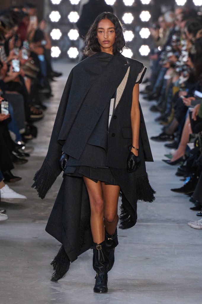Sacai 2025/26秋冬高级成衣秀 - Paris Fall 2025