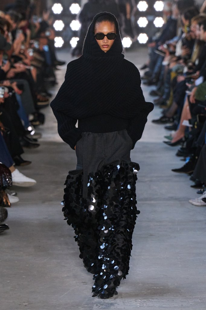 Sacai 2025/26秋冬高级成衣秀 - Paris Fall 2025