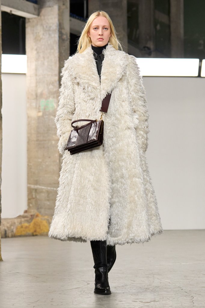 Gabriela Hearst 2025/26秋冬高级成衣秀 - Paris Fall 2025