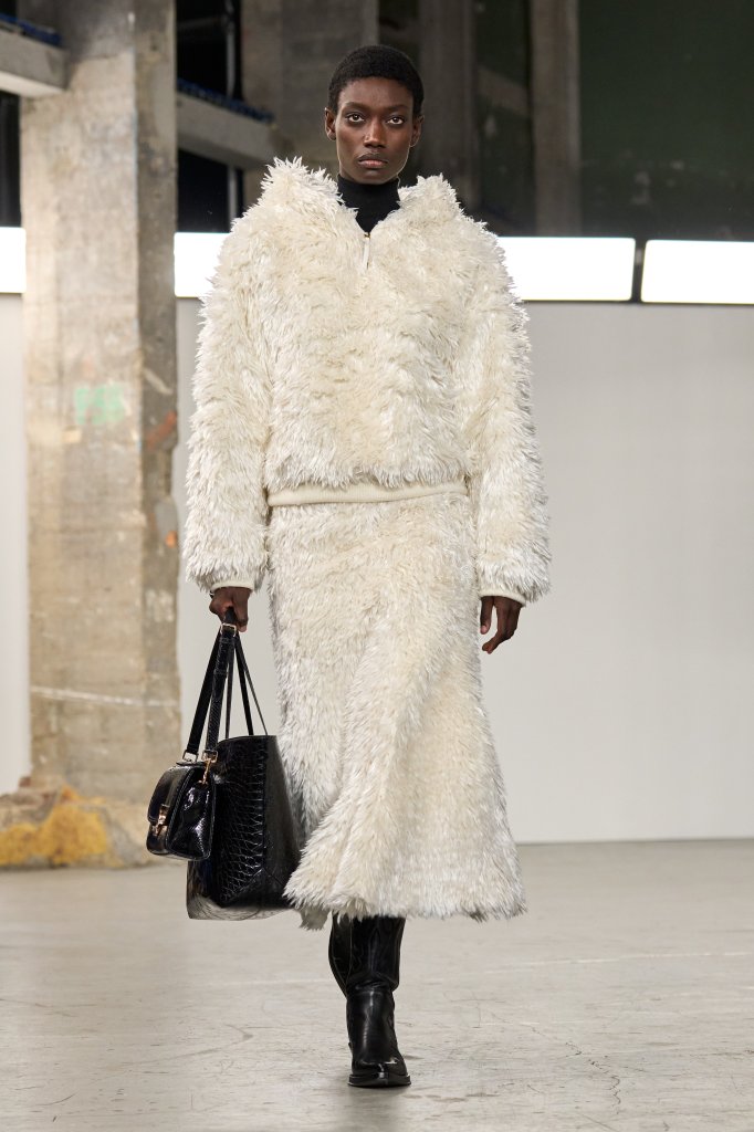Gabriela Hearst 2025/26秋冬高级成衣秀 - Paris Fall 2025