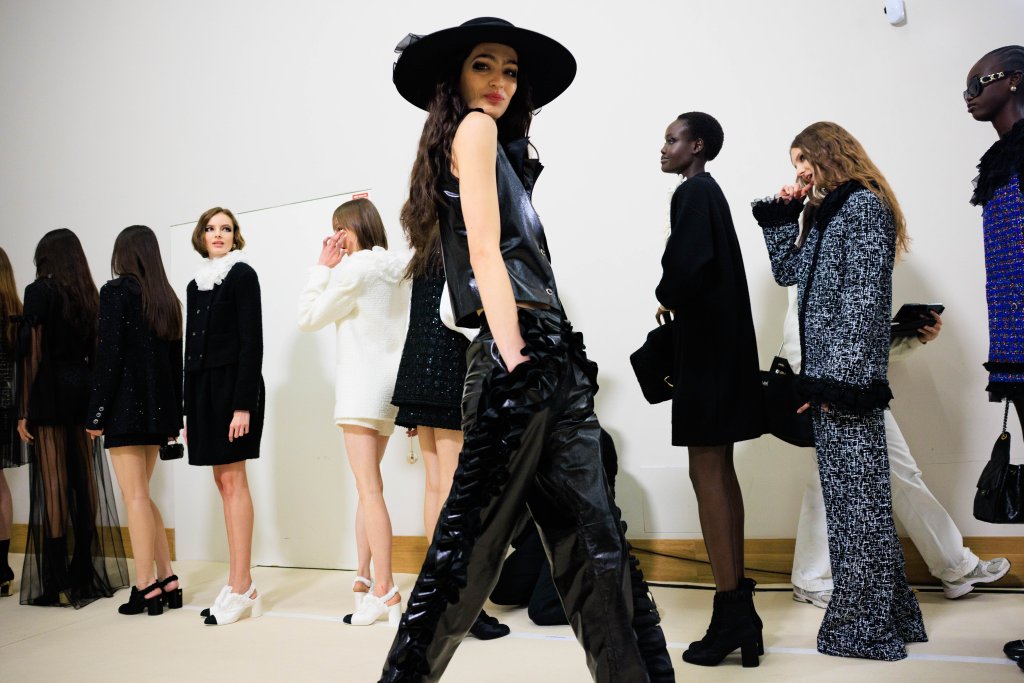 香奈儿 Chanel 2025/26秋冬高级成衣秀(后台妆容) - Paris Fall 2025