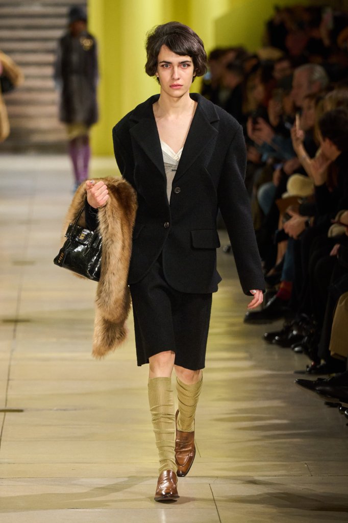  缪缪 Miu Miu 意大利 Italy 米兰 Milan 走秀(Runway) 2025/26秋冬 2025/26 A/W 女装 裙套装 Skirt Suit 女装