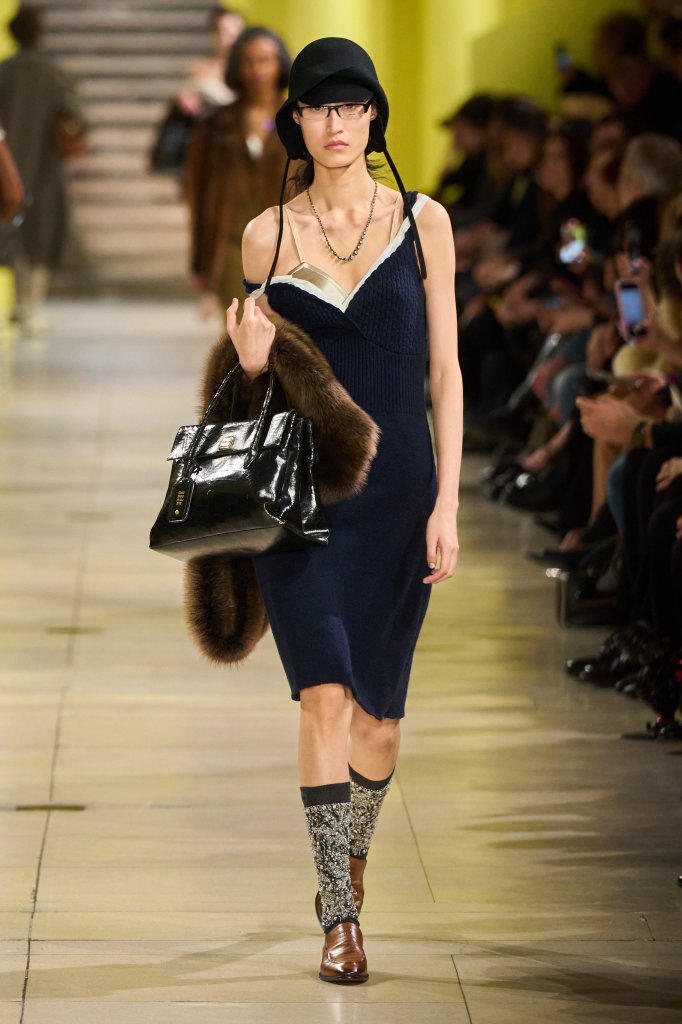  缪缪 Miu Miu 意大利 Italy 米兰 Milan 走秀(Runway) 2025/26秋冬 2025/26 A/W 女装 背心连衣裙 Sundress 女装