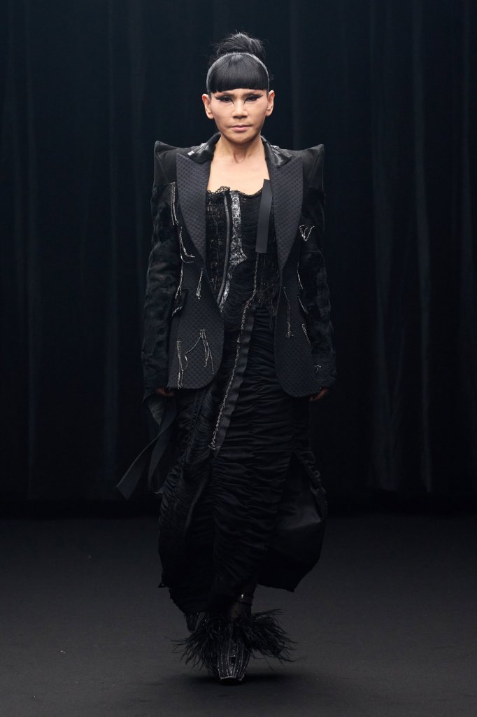 Youjiyoung 2025/26秋冬高级成衣秀 - Tokyo Fall 2025