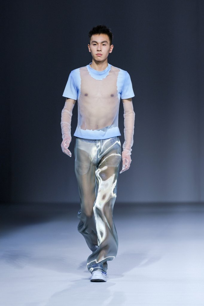 曌艺者 x CHENGGUANG WANG 2025/26秋冬高级成衣秀