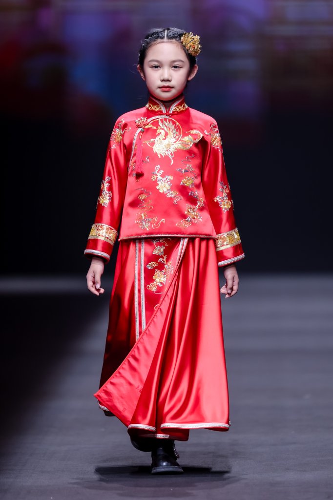 天玺 · 苏娟娟 | 虎丘婚纱城日 2025/26秋冬婚纱礼服秀