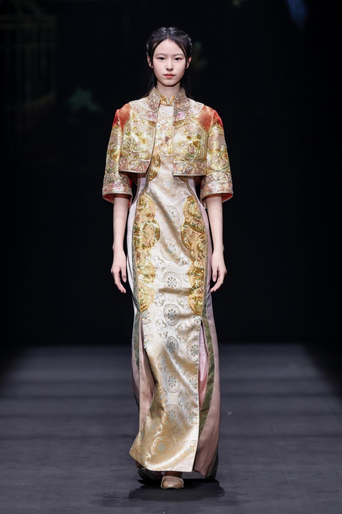 天玺 · 苏娟娟 | 虎丘婚纱城日 2025/26秋冬婚纱礼服秀