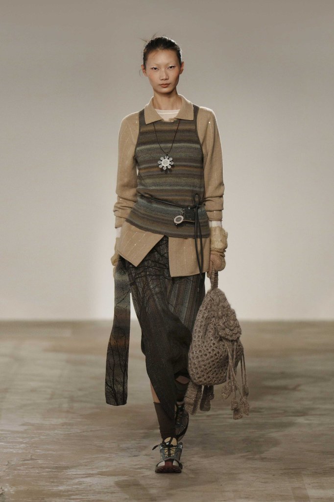 Swaying/Knit 2025/26秋冬高级成衣秀 - Shanghai Fall 2025