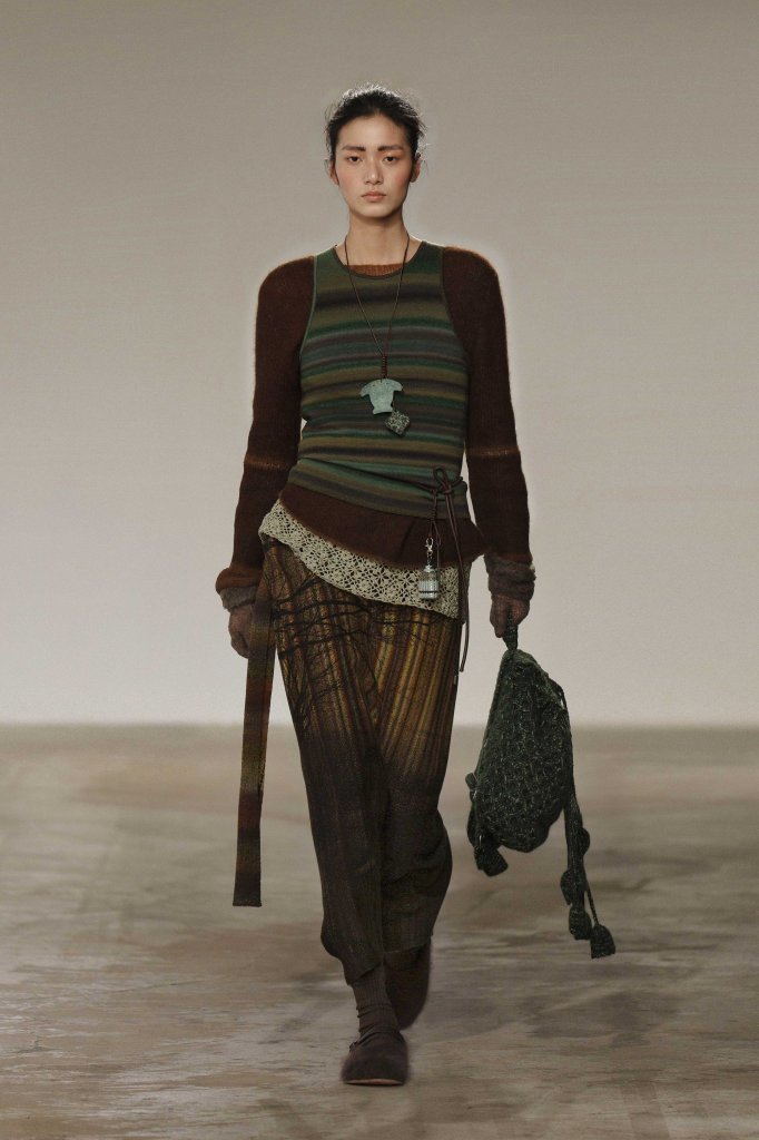 Swaying/Knit 2025/26秋冬高级成衣秀 - Shanghai Fall 2025