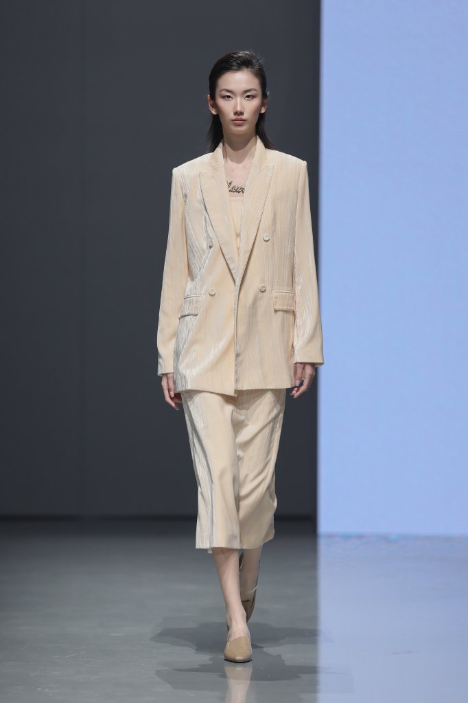 Laurèl 2025/26秋冬高级成衣秀