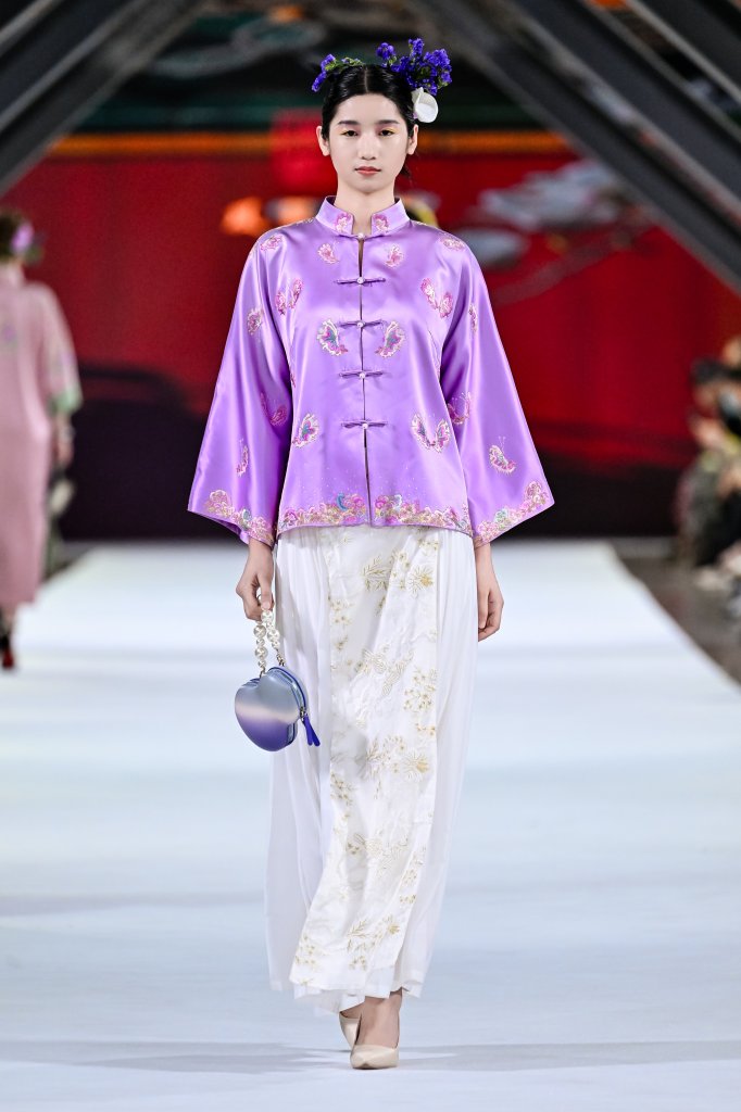 风范汉服 · 万象新生 2025/26秋冬高级成衣秀
