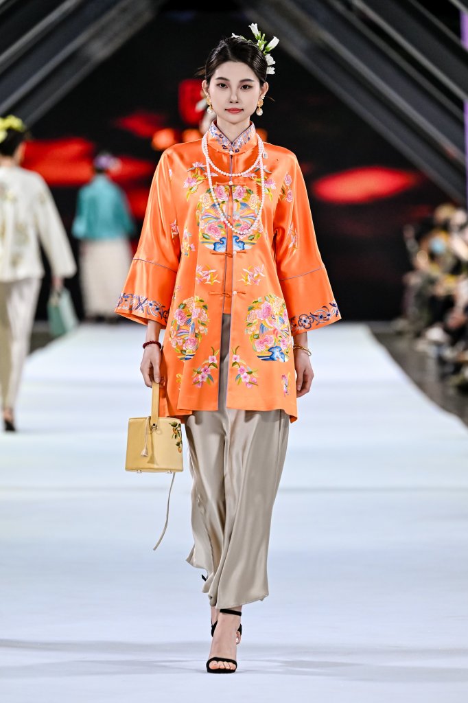 风范汉服 · 万象新生 2025/26秋冬高级成衣秀
