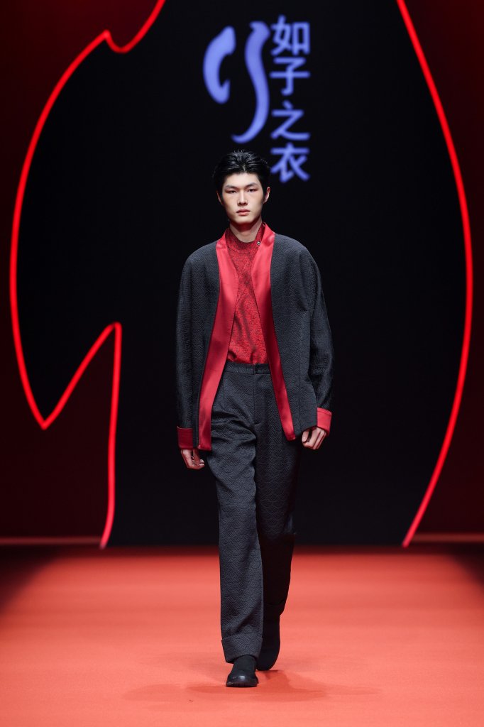 如子之衣 · 闵悦 | 江服日 2025/26秋冬高级成衣秀