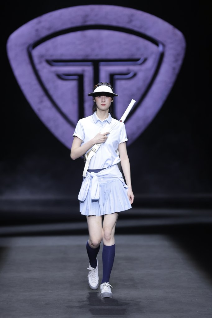 坦博尔 TANBOER 2025/26秋冬高级成衣秀