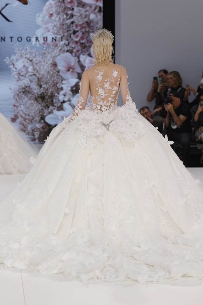 Julia Kontogruni 2026春夏婚纱礼服秀 - Barcelona Bridal 2026