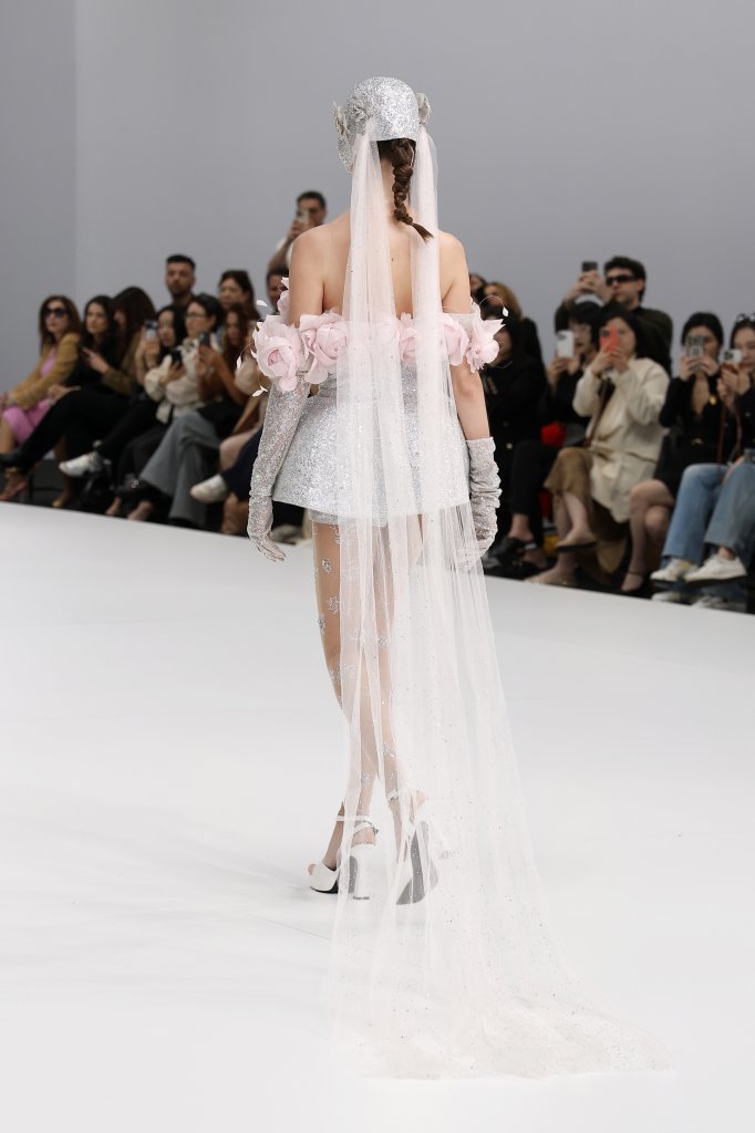 王锋 Wang Feng 2026春夏婚纱礼服秀 - Barcelona Bridal 2026