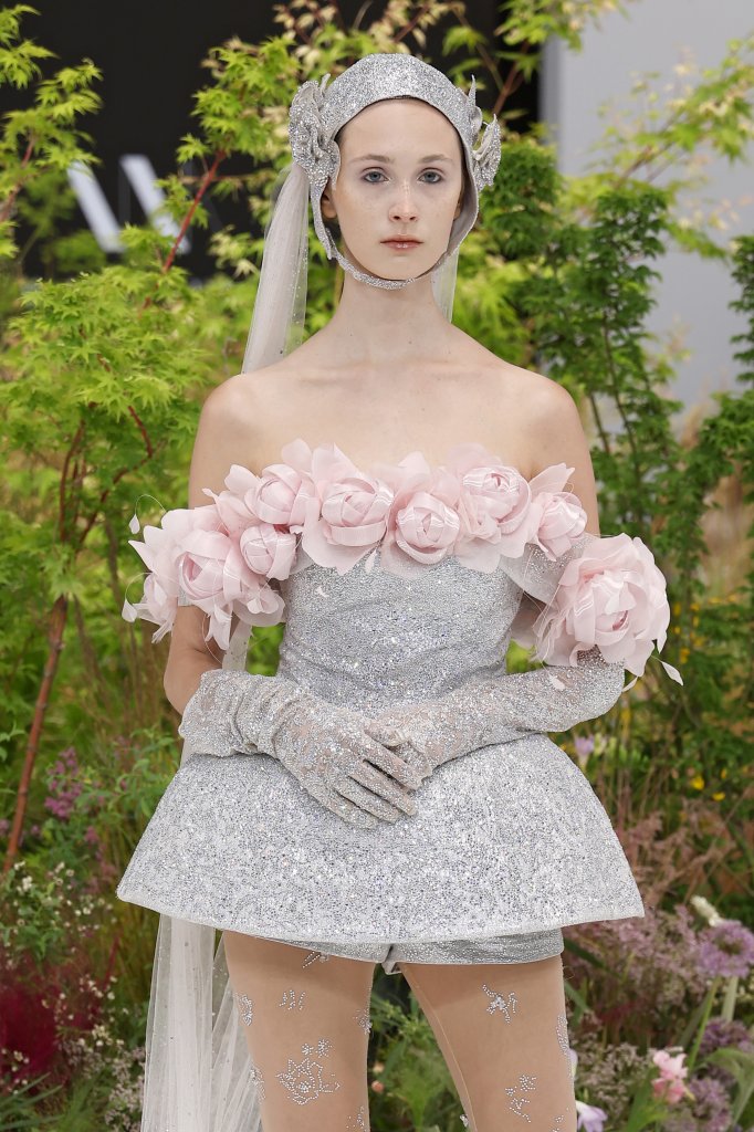 王锋 Wang Feng 2026春夏婚纱礼服秀 - Barcelona Bridal 2026